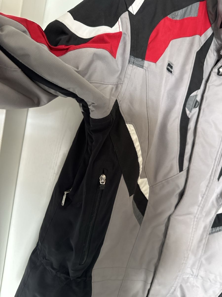 Spyder Vestes: SPYDER       SKI    -    JACKE      GRÖSSE     50 – D'occasion à Wetzikon ZH par philippe_22 2