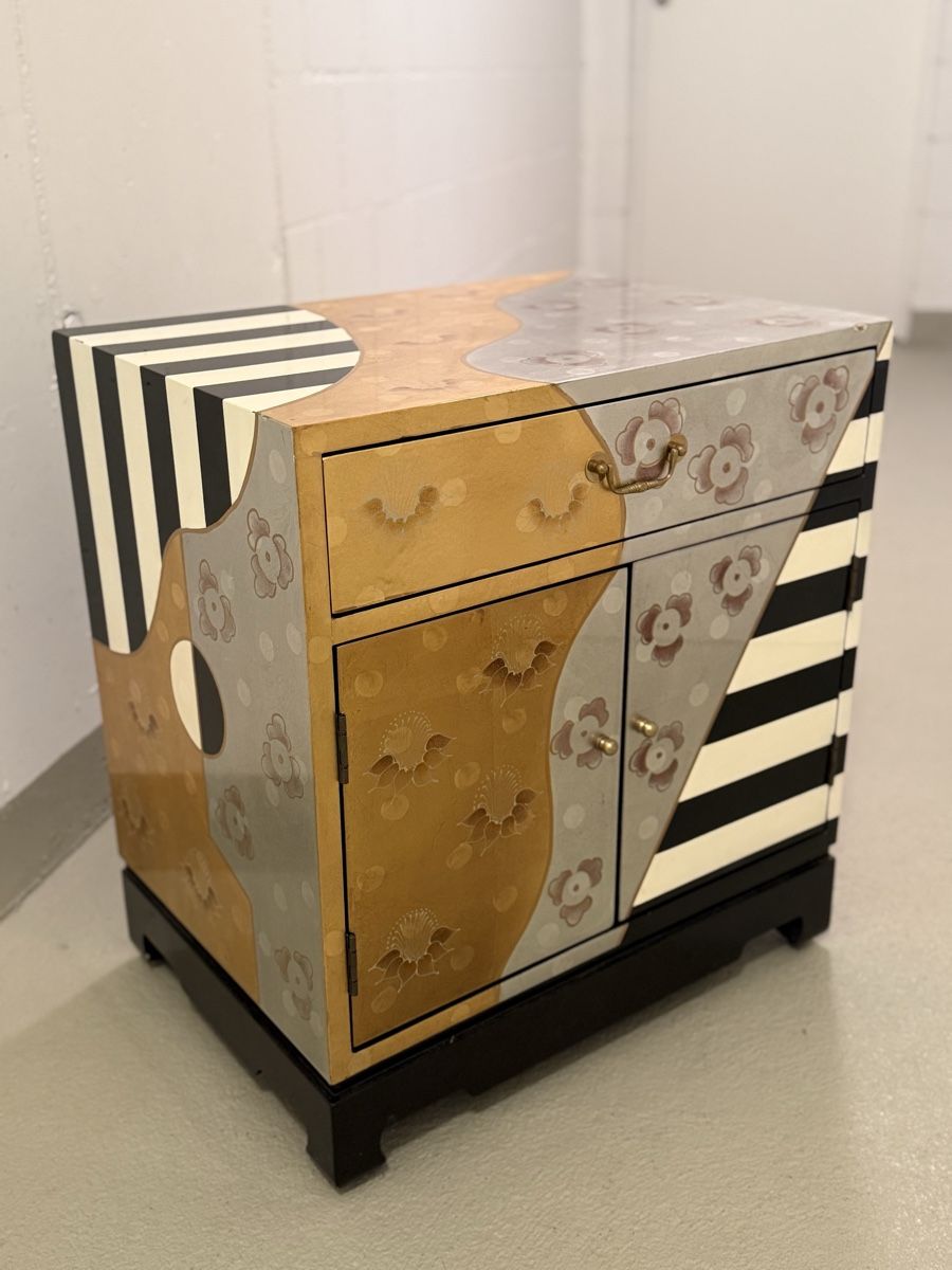 Nachttische: Nachttisch  – Gebraucht aus Bettwil von DUC-1099
