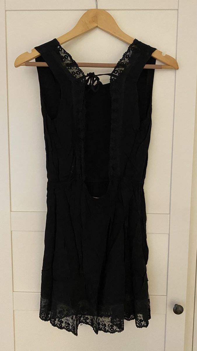 Kleider: Schwarzes Kleid mit Spitze – Gebraucht aus Basel von selinalivia 2