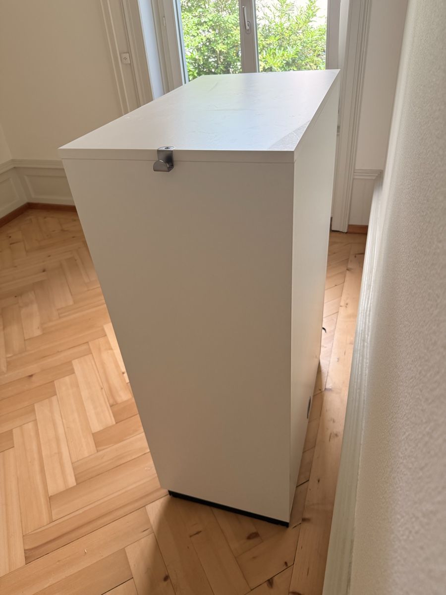 Scaffali: Regal mit 3 Fächer und Kabeldurchlass, weiss – Usato da St. Gallen venduto da fel_tyz9 3
