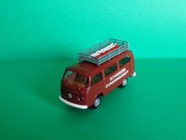 VW Bus T2 "Schweizer Skimannschaft" von Brekina 1/87