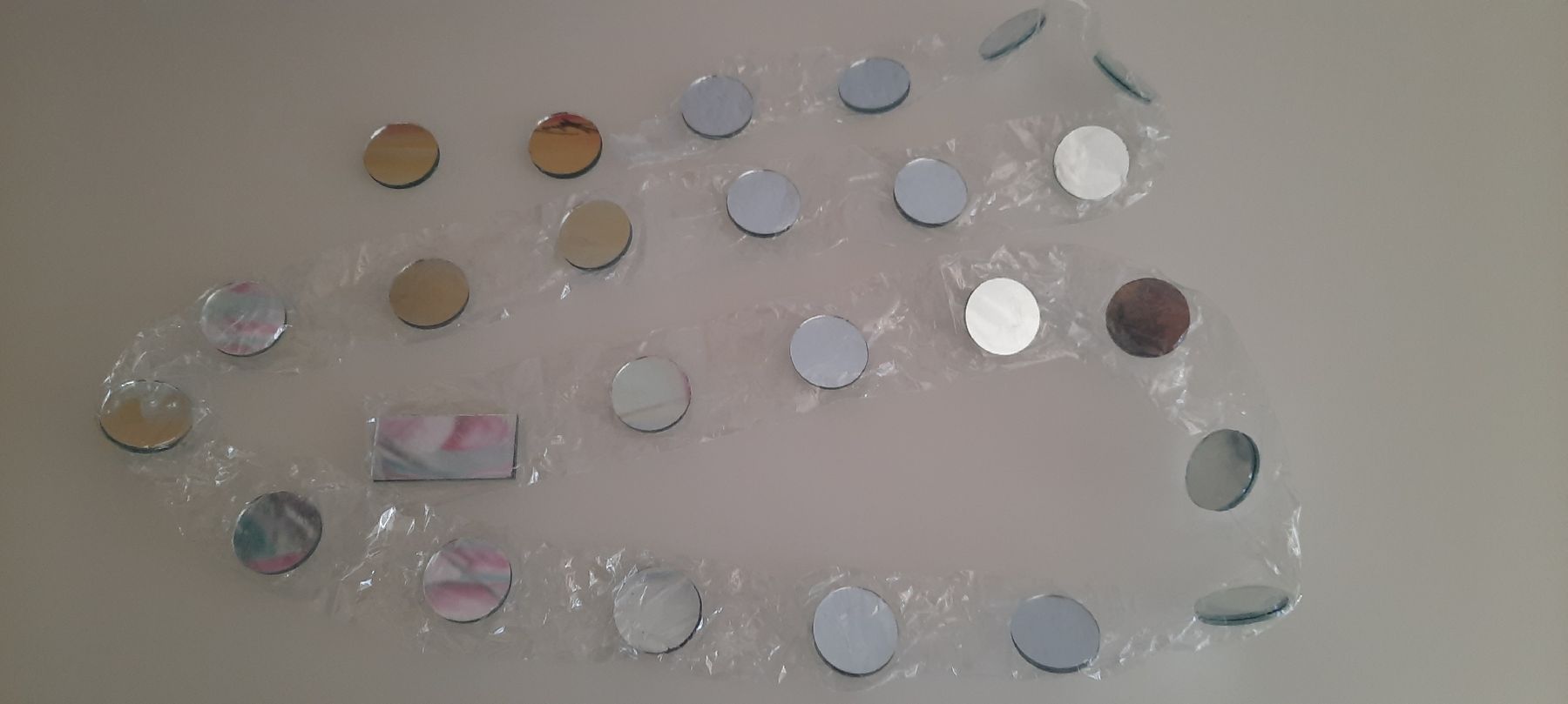 Toutes les décorations: ★NEUE ★ Dekoration schöne runde Spiegelchen – Neuf avec emballage d'origine à Turbenthal par tirare 1