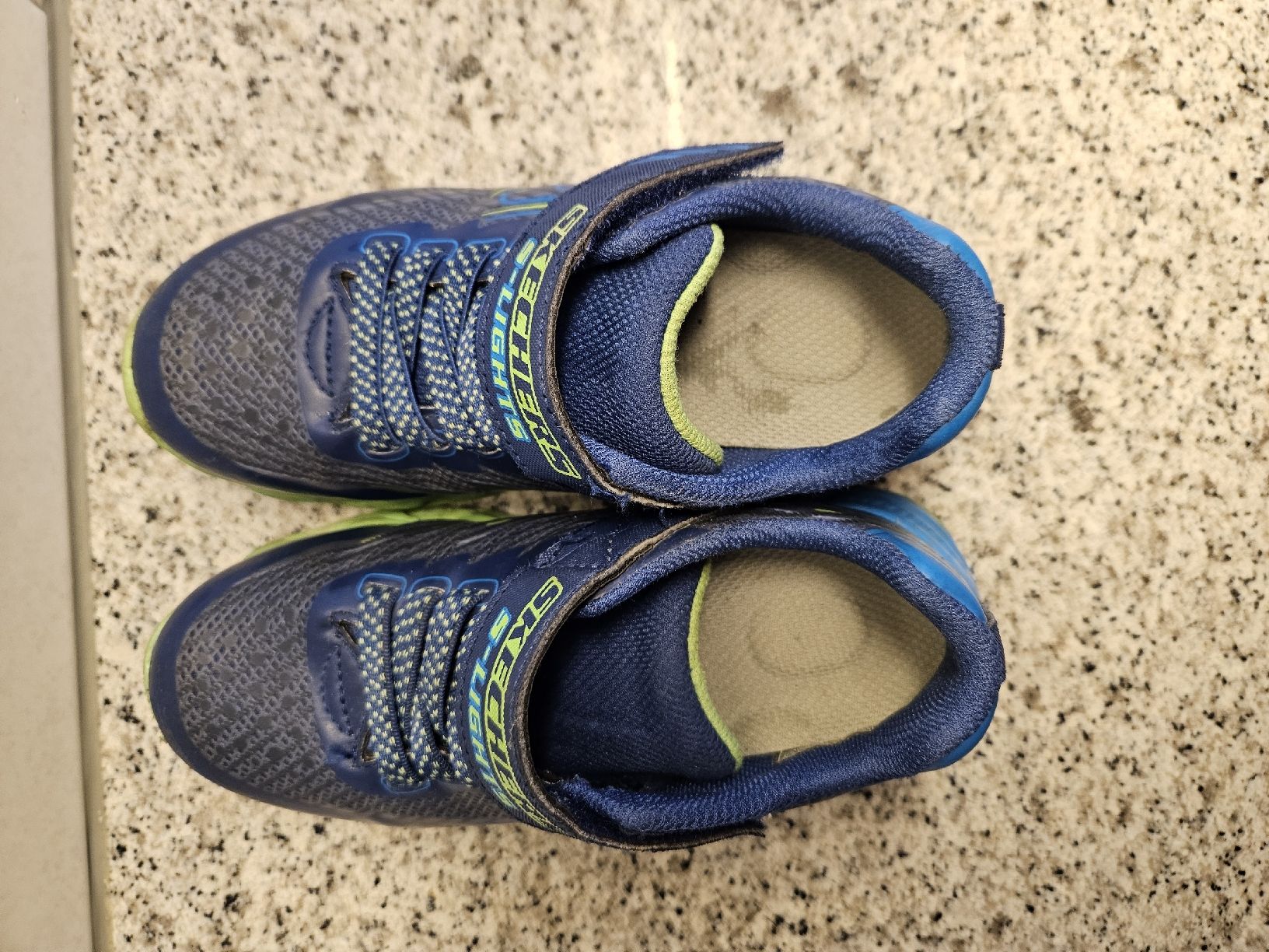 Skechers Scarpe per ragazzi: Kinderschuhe gr. 29 – Usato da Ennenda venduto da eel_ts7s 2