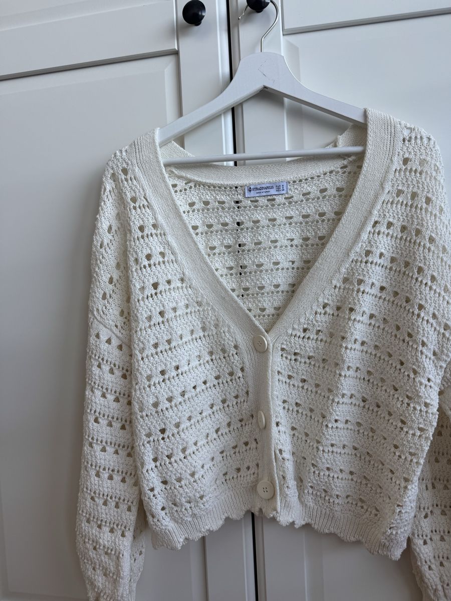 Stradivarius Jacken: Stradivarius Strickjacke weiss – Gebraucht aus Adligenswil von lor_2zfw 1
