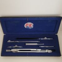 Ancienne boite compas Kern de Aarau