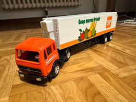 Mercedes-Benz camion semi-remorque COOP