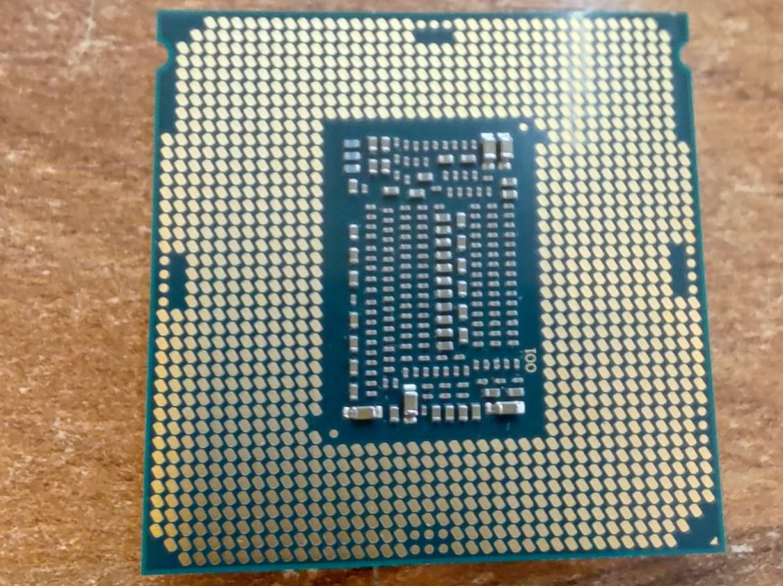 Intel Componenti elettronici: Xeon E-2134 4 Kerne  3.50 GHz Cache: 8 MB – Usato da Zürich venduto da Drwatson 1