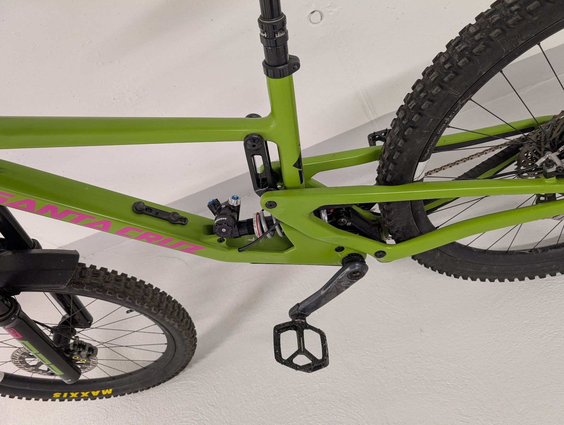 Santa Cruz Biciclette: Santa Cruz V5 Nomad CC L – Usato da Stäfa venduto da plinto 6