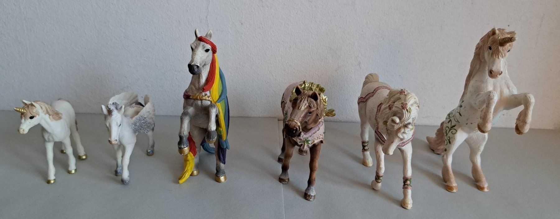 Schleich Figurines: 6 Schleich Pferde, Einhörner, Bayala – D'occasion à Basel par Patiscat 1