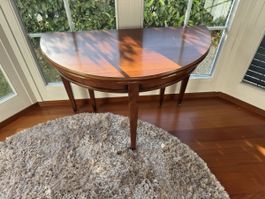 Table demi-lune bois massif avec rallonge. 