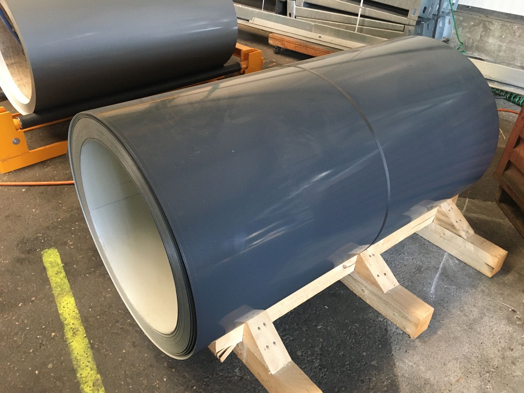 Altri materiali da costruzione: Blechabschluss 0.75 mm RAL 9002 per m1 13.-- – Nuovo e nell'imballaggio originale da Wiedlisbach venduto da isopaneel 1