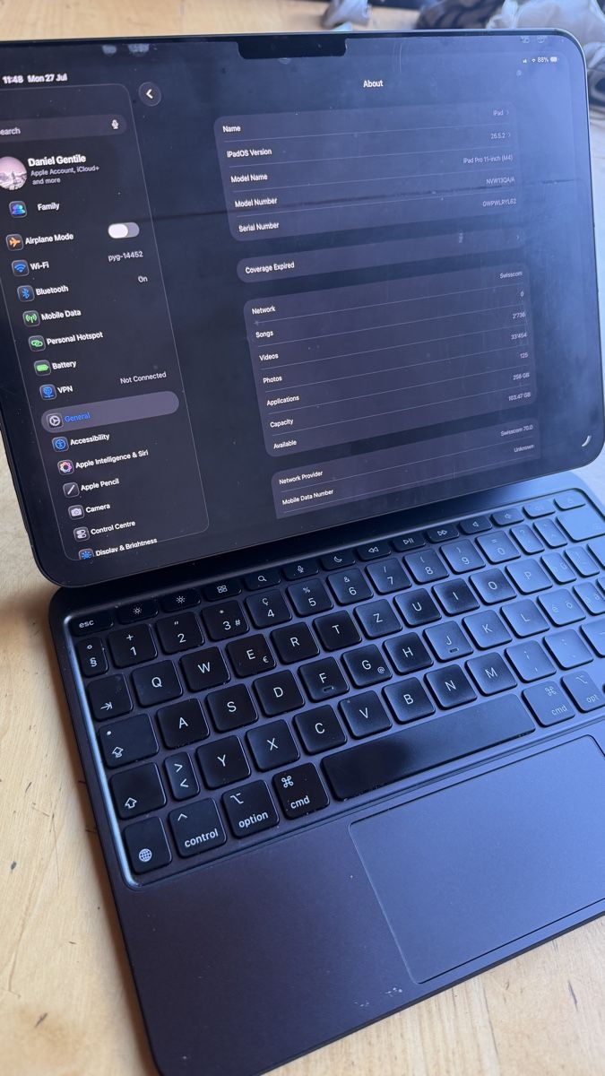 Apple Tablet PC: Apple iPad Pro 11, M4, 5G, 256GB inkl. Magic Keyboard  – Gebraucht aus Birsfelden von dge_x2rg