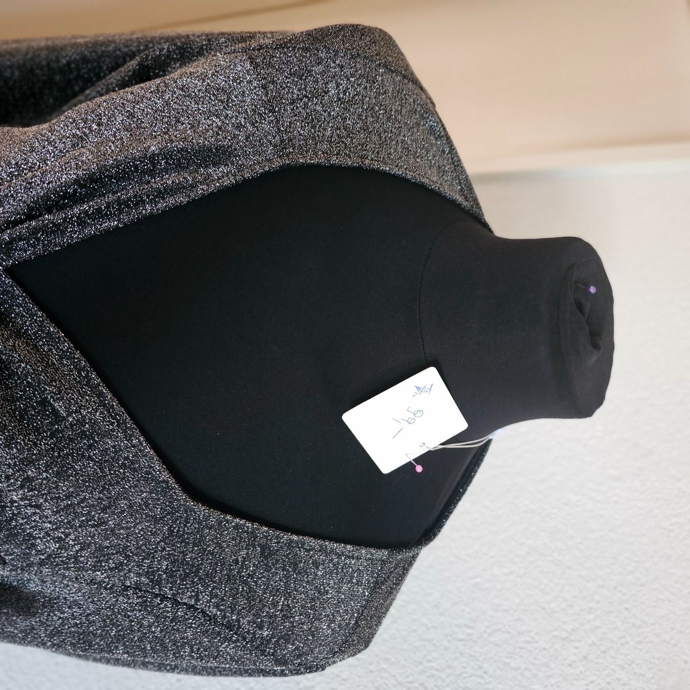 Maglioni & Felpe: Sehr elegantes kleider paket Gr. 42, – Nuovo e nell'imballaggio originale da wolfhalden venduto da 46464646 3