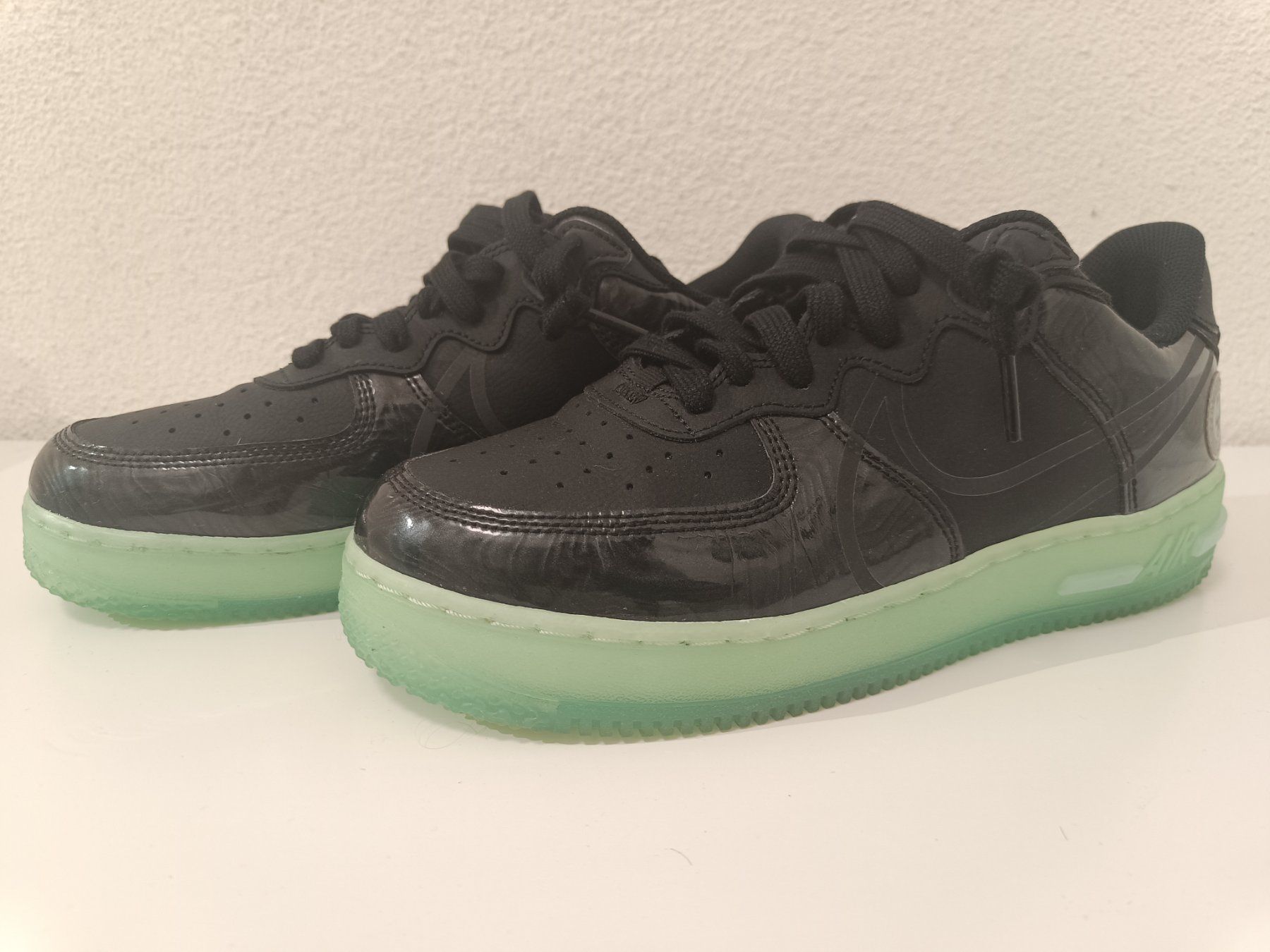 Nike Scarpe da uomo: AIR FORCE 1 REACT LV8 All Stars – Usato da Dietikon venduto da Sunriseplace1010 2