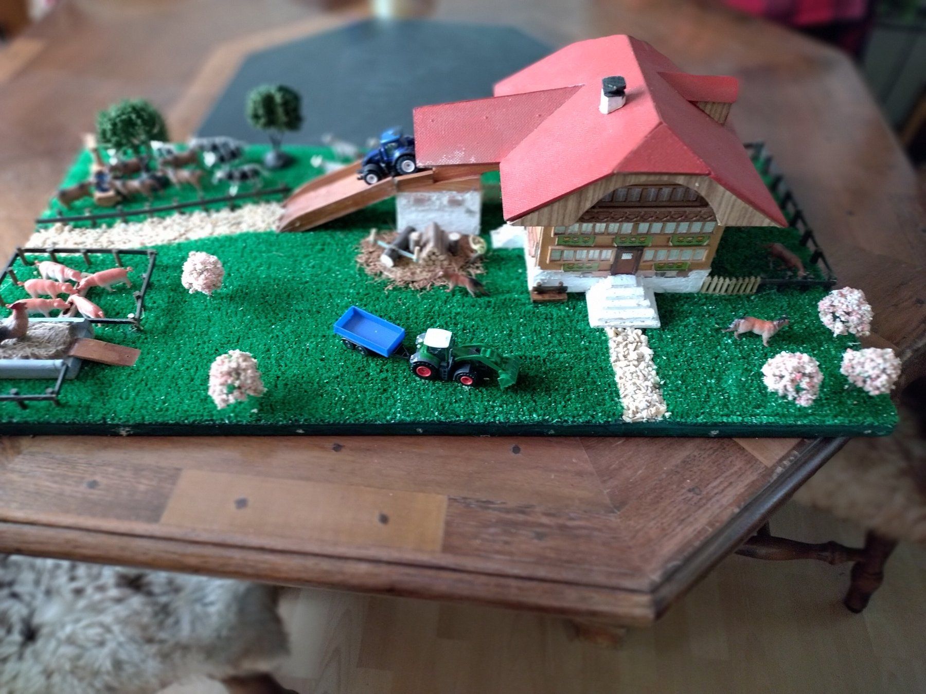 Kits de montage: Modell Bauernhof – D'occasion à Altbüron par bestatter12