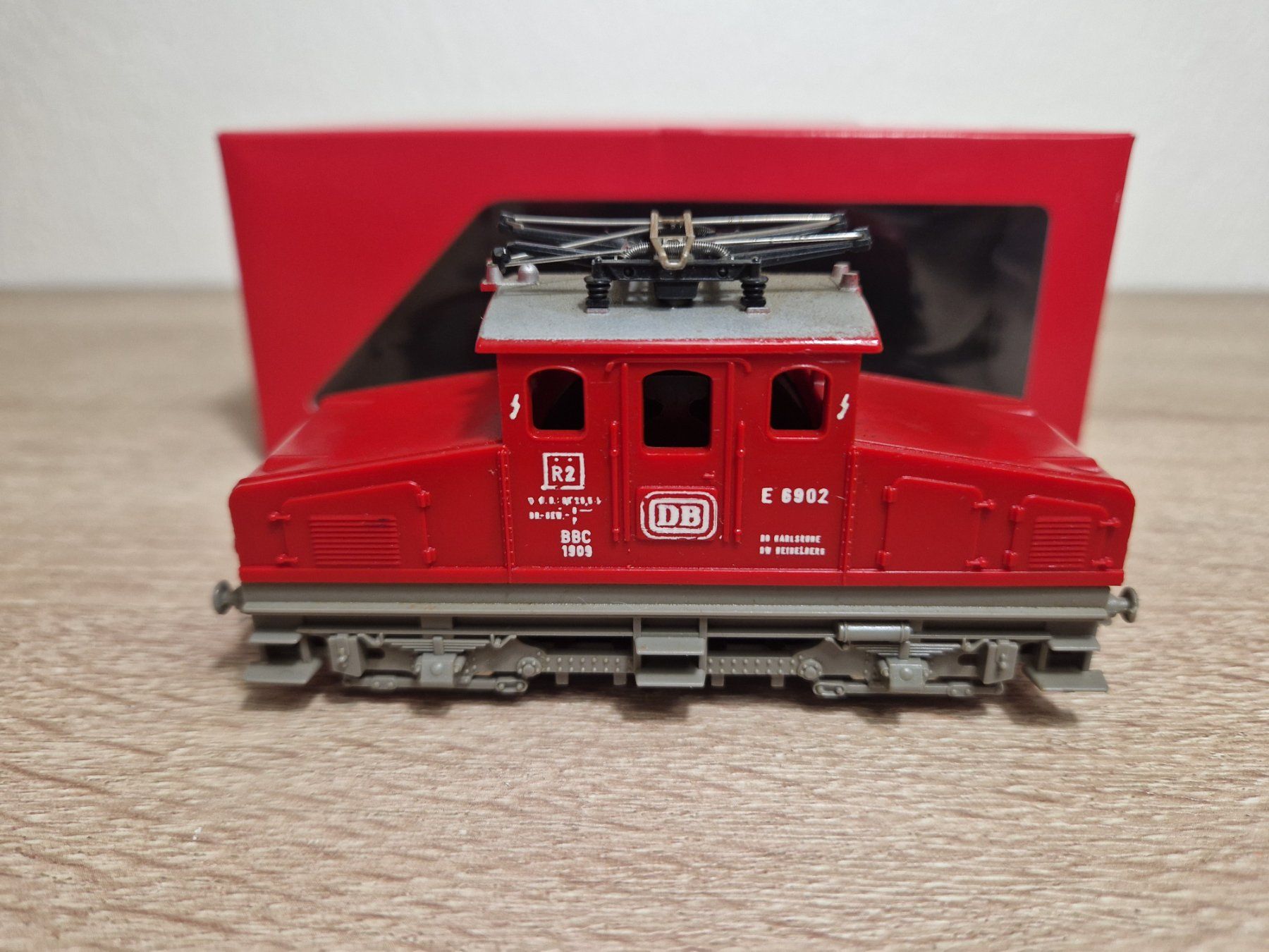 Lima Modellini di ferrovie: Lima E-Lok E69 02 DB H0 – Usato da St-Aubin-Sauges venduto da tantome 1