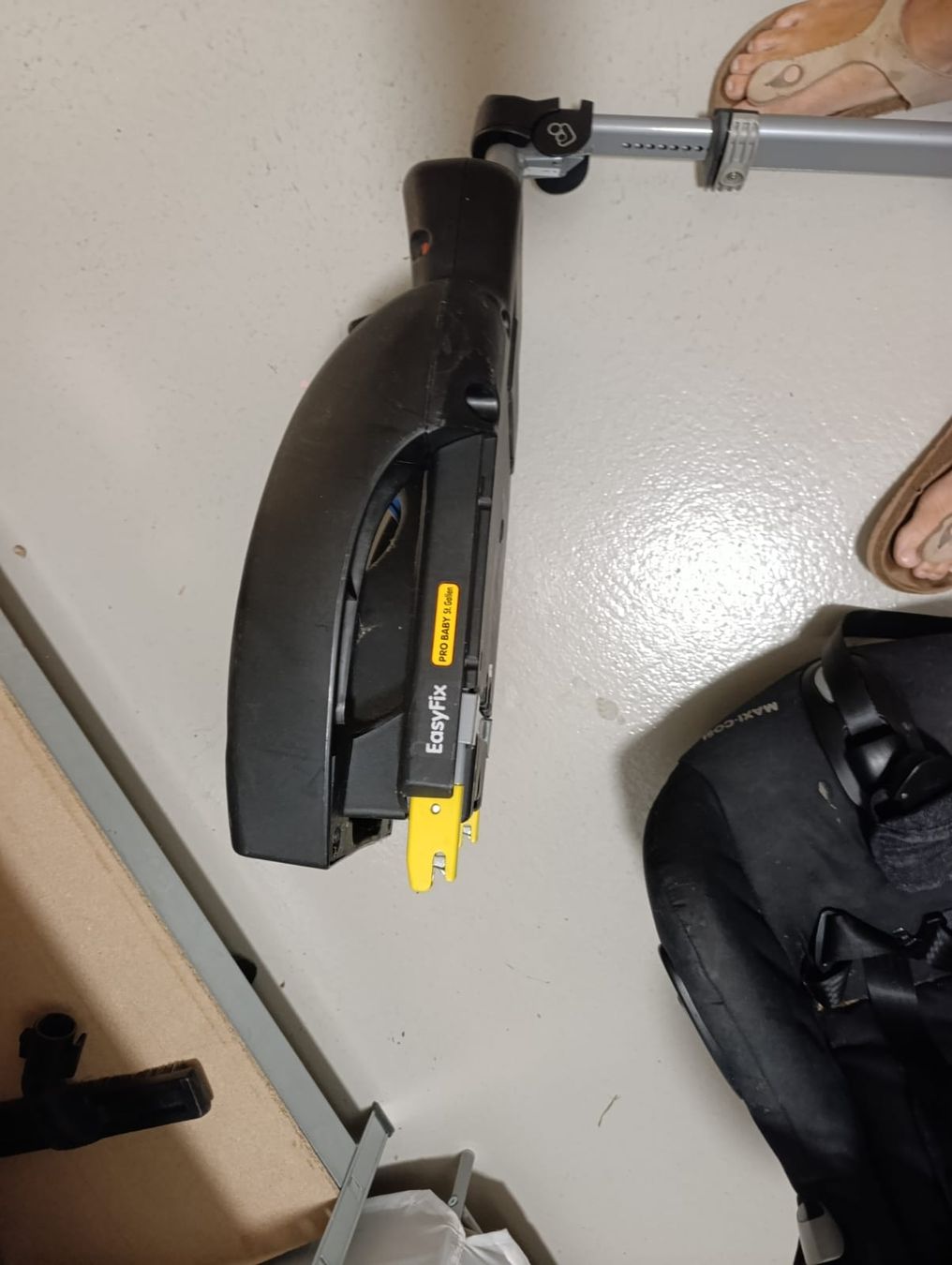 Maxi-Cosi Seggiolini per auto: Maxi-Cosi EasyFix Isofix Station  – Usato da Sursee venduto da AB1993 1
