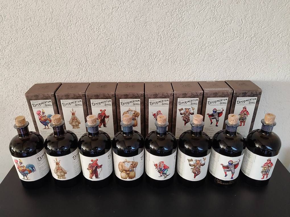 Monkey 47 Bevande alcoliche: Monkey 47 Gin Experimentum Series 2y02 - 2y09 - 8 Fl. à 0.5l – Nuovo e nell'imballaggio originale da Bünzen venduto da hangloose74 1