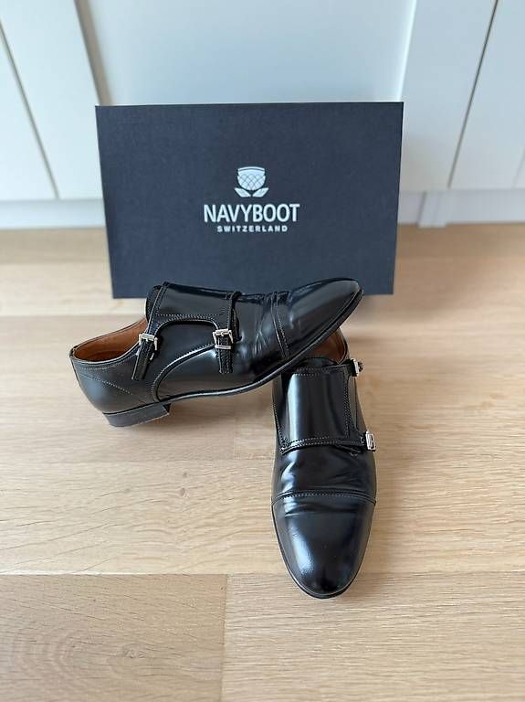 Chaussures hommes: Business Slipper von Navyboot, schwarz – D'occasion à St. Gallen par Sabrinaaa