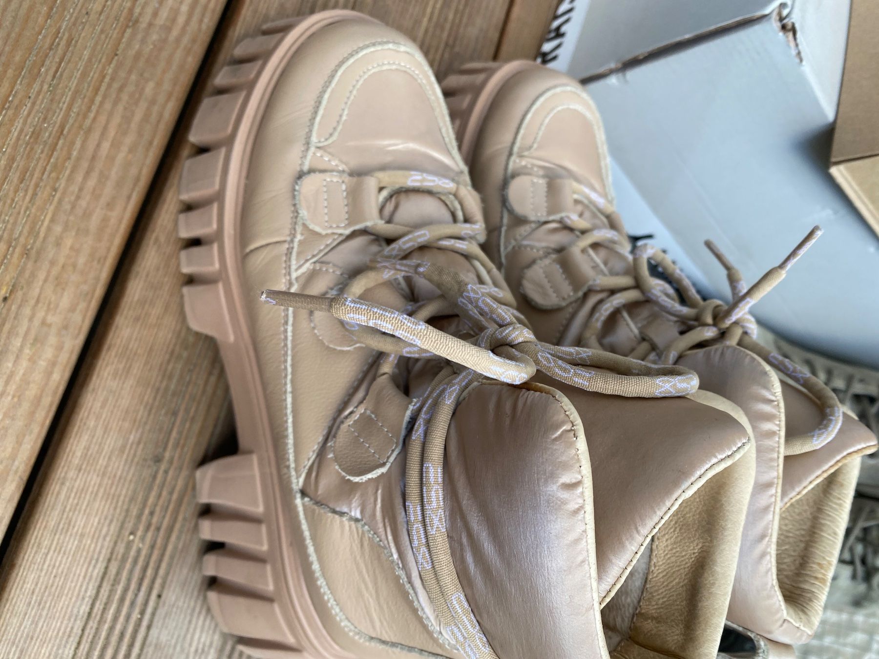 Damenschuhe: leder sneaker 39(24,5) – Gebraucht aus Bern von ann_2ygd 1