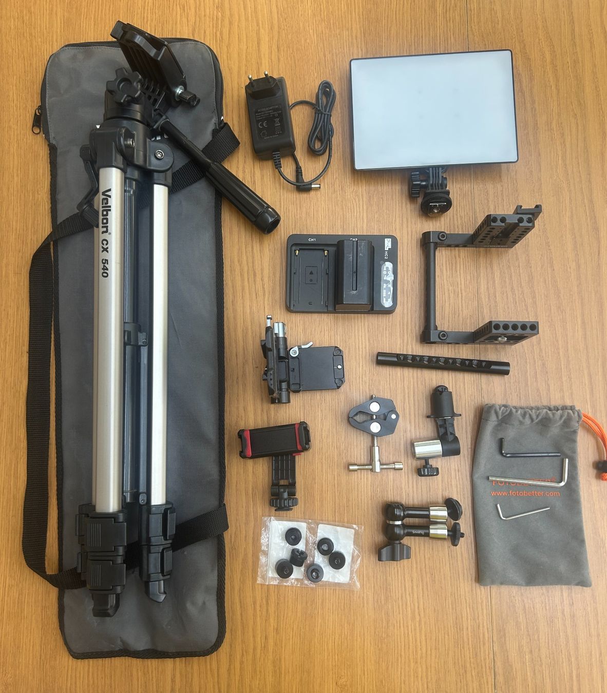 Smallrig Laufwerke & Adapter: Content Creator Set Stativ, Licht, Slider, Smallrig, Cage – Gebraucht aus Lenzburg von Joerebemi