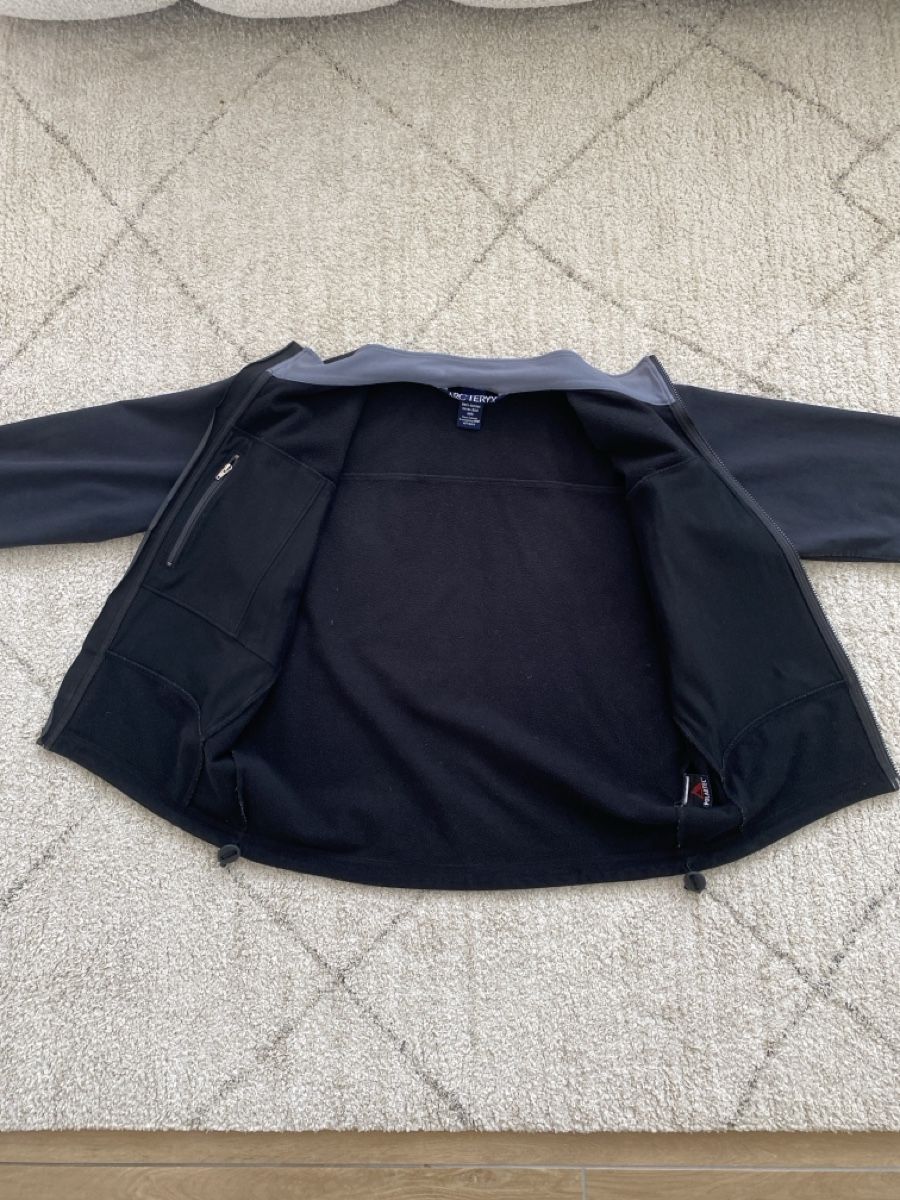Arcteryx Jacken: Arc'teryx softshell jacket size M/M black used – Gebraucht aus Riddes von nat_y6dv 1