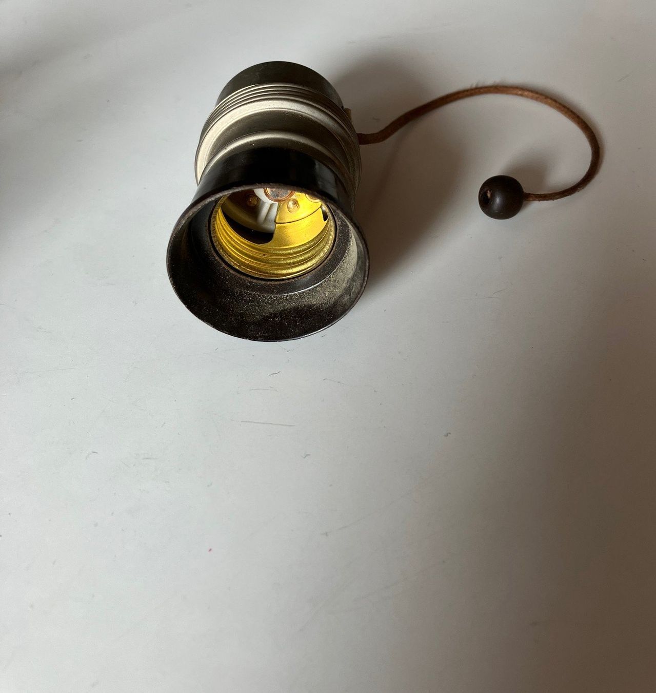 Lampen: Alte Lampenfassung – Gebraucht aus Fislisbach von wag_s585