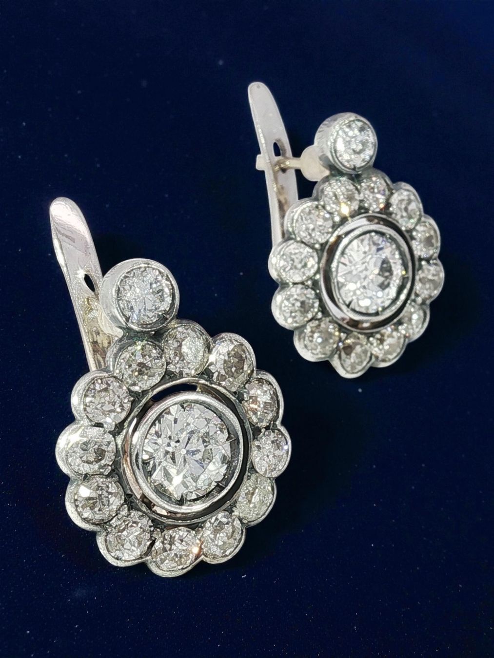 Orecchini pendenti & Orecchini a lobo: Antik Viktorianische 4,8ct Diamant-Cluster-Ohrringe – Usato da Embrach venduto da estzeh1