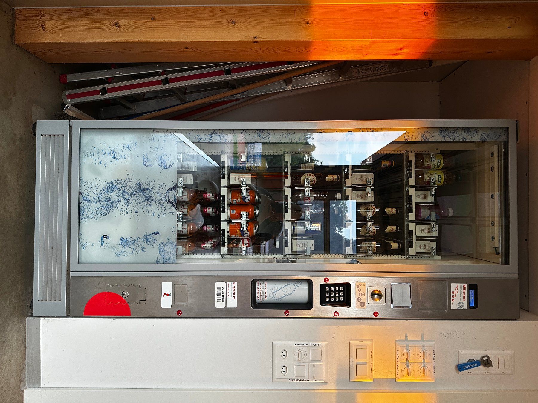 Selecta Altro per Gastronomia & Hotel: Selecta Getränkeautomat Robimat 75 – Usato da Kerzers venduto da mic_8pkc