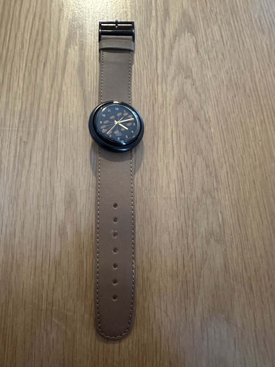 Swatch Uhren: Montre Swatch Pop, bracelet cuir marron – Gebraucht aus Nuvilly von smi_6qtk 1