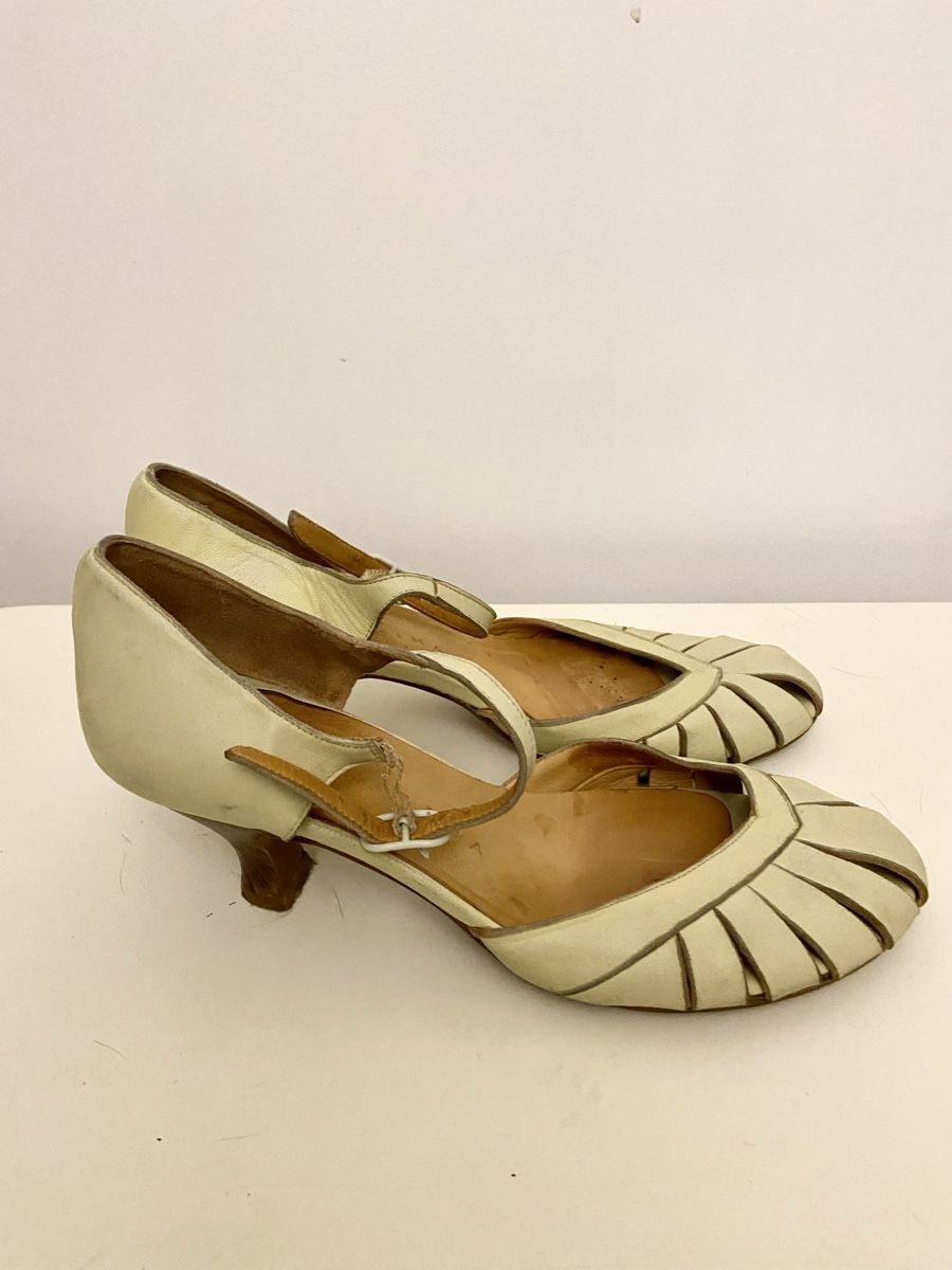 Chie Mihara Scarpe da donna: Chie Mihara Sandalen Gr.37 – Usato da Zürich venduto da Unique2400