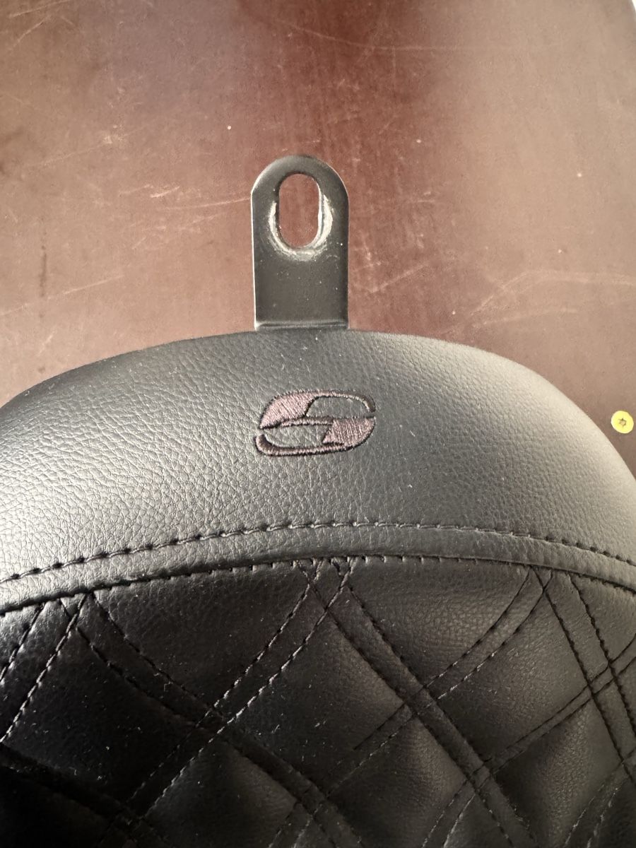 Harley-Davidson Toutes les pièces détachées moto: Harley Davidson Dyna Solositz Saddlemen – D'occasion à Orpund par Rossi89 1