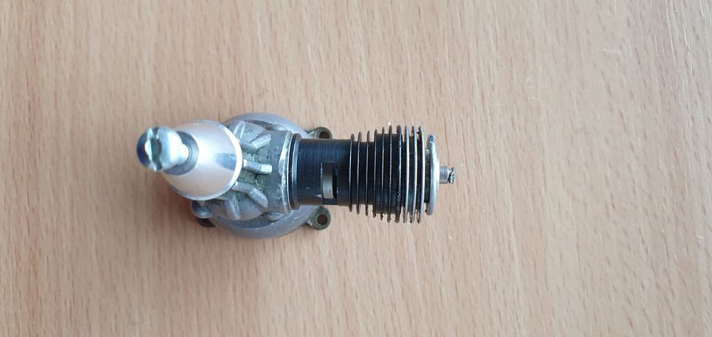 Motore Cox .049 Elica 5x3 Per Motori Modellismo Cox .049 E .051 - Per Aerei Ad Aeromodellismo A Nitro Motore Cox Modellismo - Foto 2