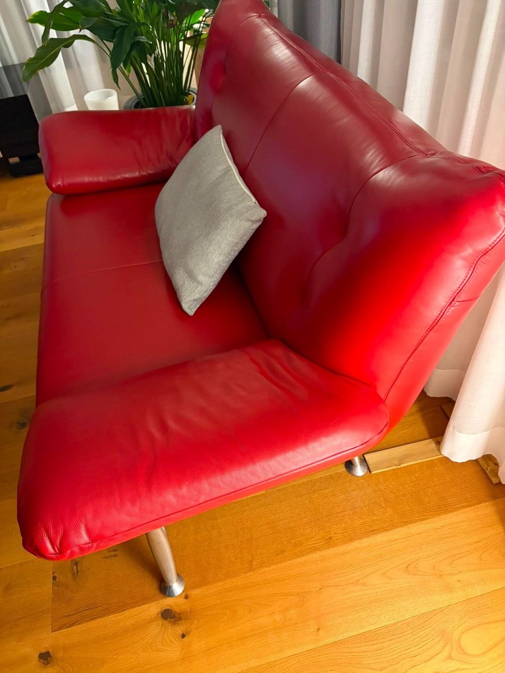 Sofas: Leder Sofa rot 2 Plätze – D'occasion à Unterägeri par Sendito0 1
