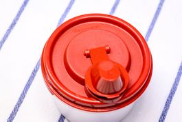 Dose Öl Sauce Tupperware Vorratsdose rot neuwertig 200 ml