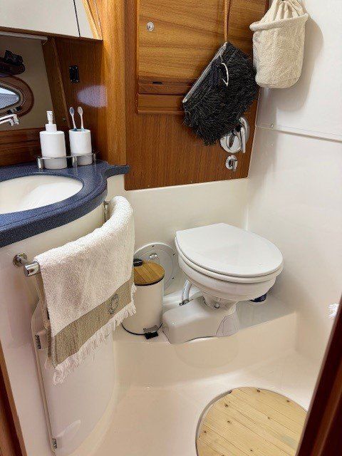 Bavaria Barche: BAVARIA 35HT mit festem Bootsplatz Bodensee – Usato da Gachnang venduto da Peku0 3