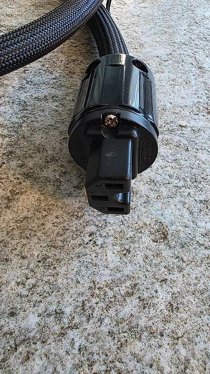Cavi: Netzkabel High End  Abschirmung 2.5 10A – Usato da Uznach venduto da Brandaoleao 1
