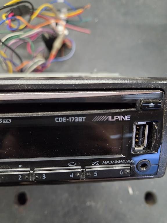 Radio: Autoradio alpine cde-173bt – Usato da riva san vitale venduto da dan_c6c9 2