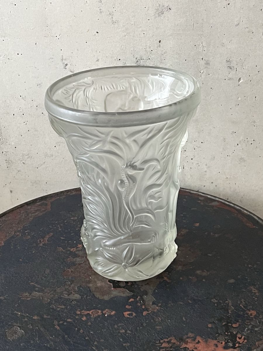 Vasen & Gefässe: Art Deco Vase mit Relief mit Meerestieren – Gebraucht aus Wabern von La-Vitrine 1