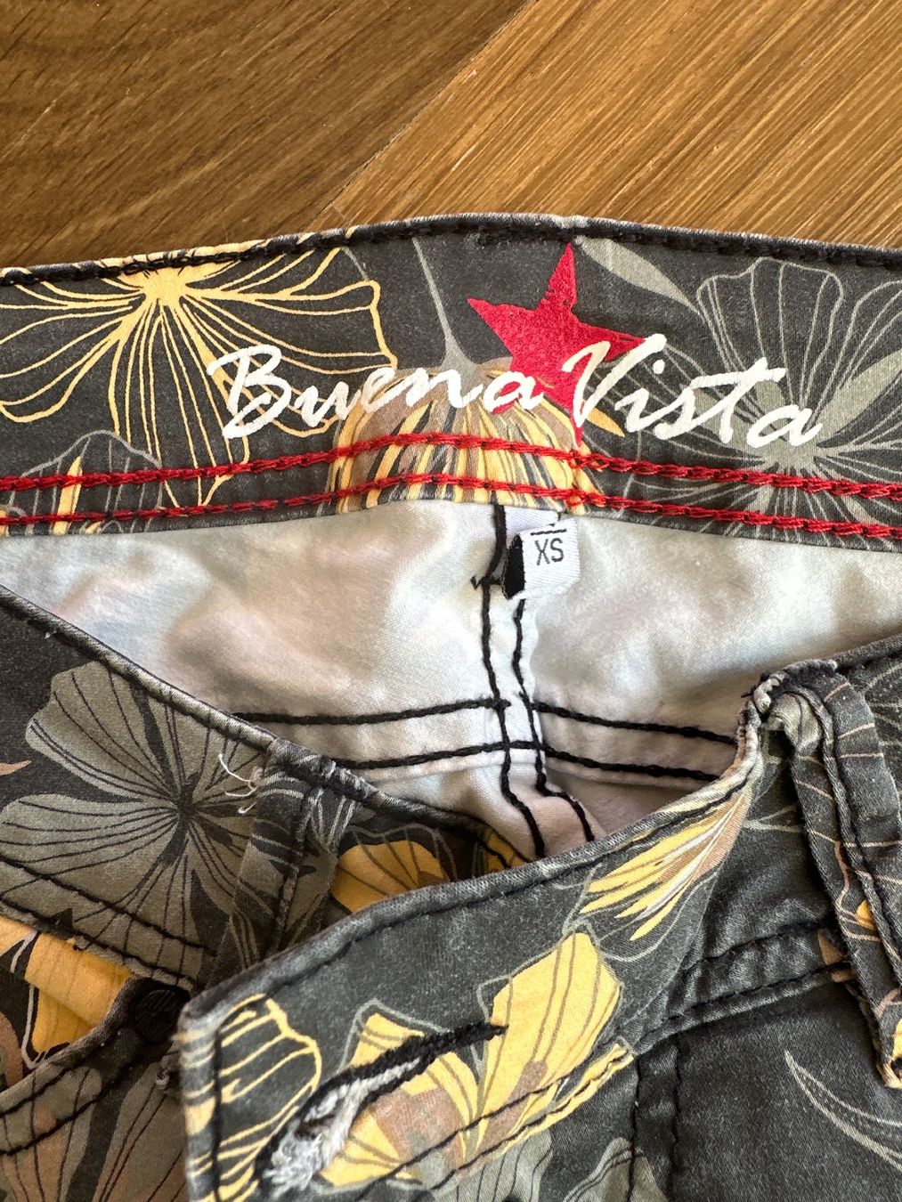 Buena Vista Pantaloni: Buena Vista Hose  XS – Usato da Naters venduto da Lasana 1