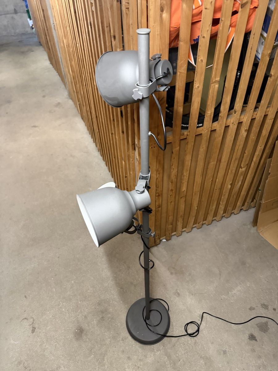 Ikea Lampade: Hektar Stehlampe – Usato da Thalwil venduto da Artii101 1