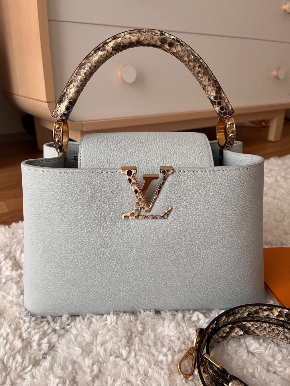 Louis Vuitton Borse da donna: Louis Vuitton Capucines MM mit Phytonleder – Usato da Luzern venduto da bambola92
