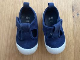 Herzige Freizeitschuhe für Babys Grösse 20/21 H&M