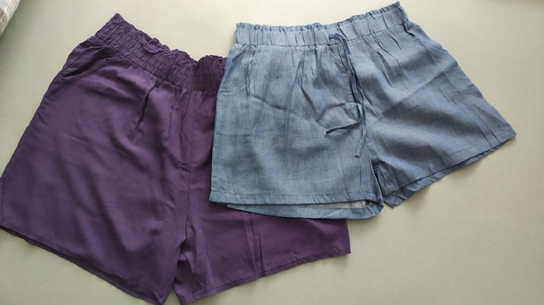 Pantaloni: 2 Shorts neufs en bleu – Nuovo e nell'imballaggio originale da Chezard St-Martin venduto da Loucail 5