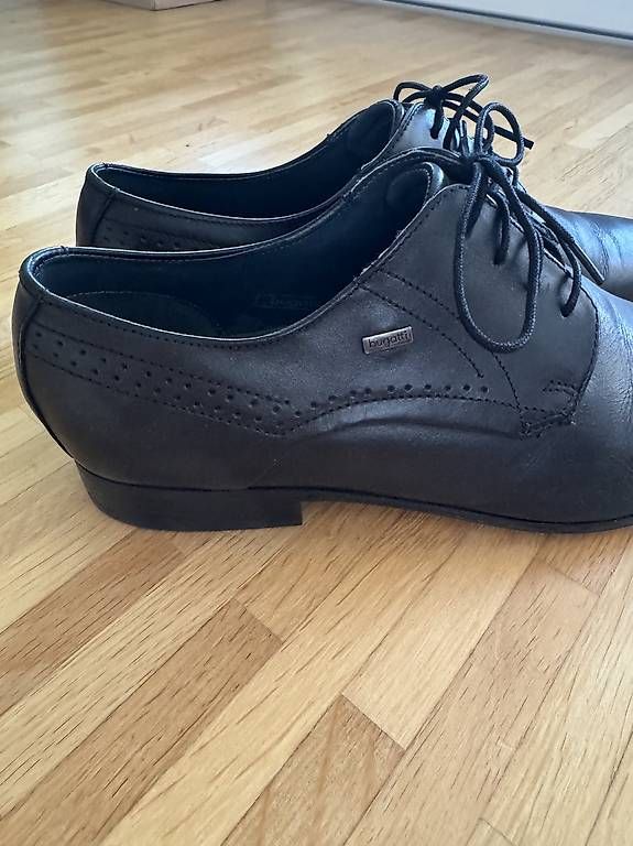 Bugatti Herrenschuhe: Bugatti Schuhe, guter Zustand, 43 – Gebraucht aus Luzern von Pauloz 3