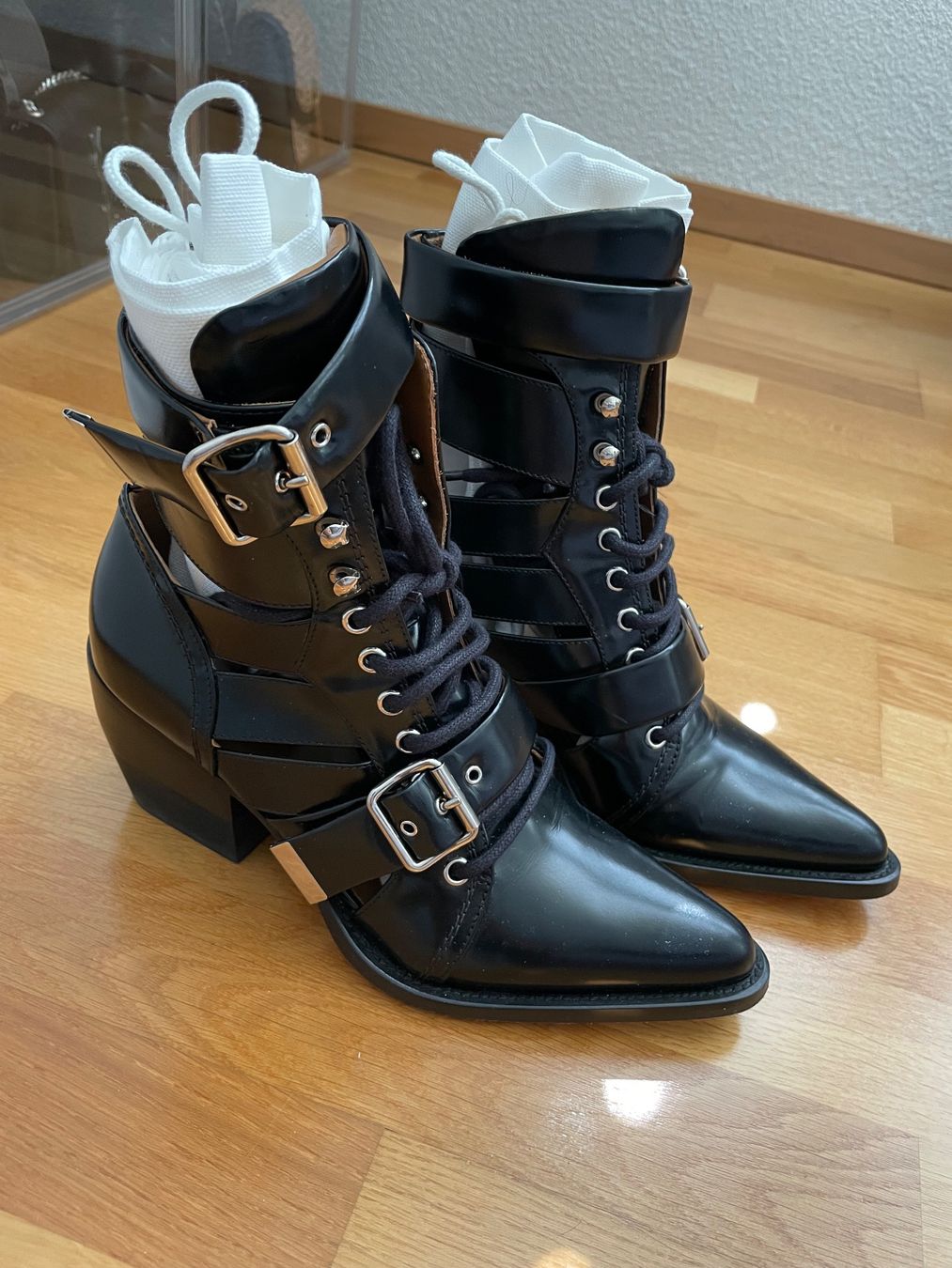 Chloé Scarpe da donna: Chloé Rylee Cut-Out Ankle Boots – Usato da Zürich venduto da SeldaY 7