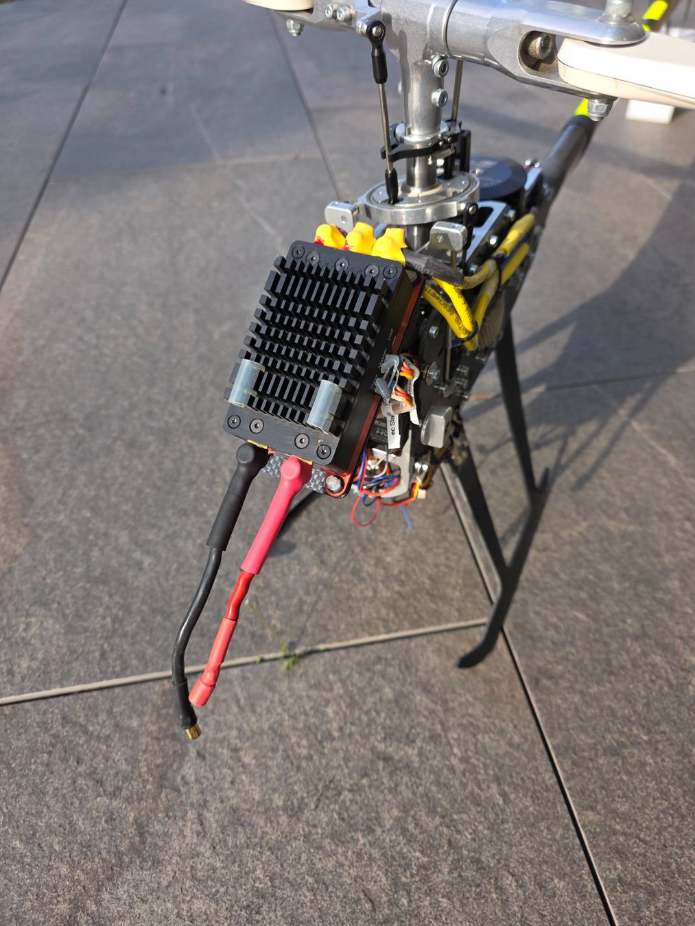 Modellismo RC: Henseleit TDR II 14S Helikopter mit Top Komponenten – Usato da Ennetbürgen venduto da Czgrach 2