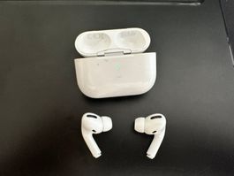Apple AirPods Pro 1. Gen + Ladecase