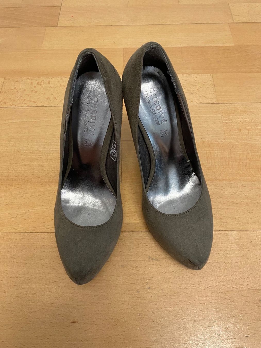 Scarpe da donna: Pumps Chedivé 36 – Usato da Basel venduto da chi_rd5w