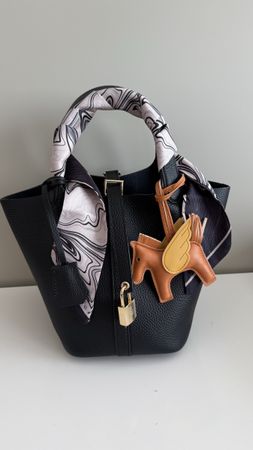 Handtasche schwarz Leder mit Zubehör